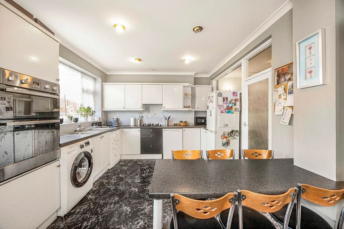 Bentley Drive, Ilford, Essex, IG2 6QD, photo 6