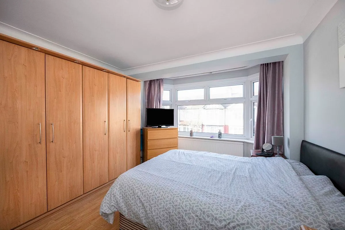 Bentley Drive, Ilford, Essex, IG2 6QD, photo 11