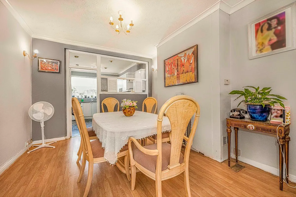 Bentley Drive, Ilford, Essex, IG2 6QD, photo 5