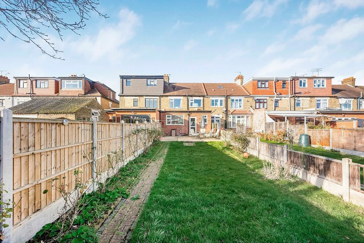 Bentley Drive, Ilford, Essex, IG2 6QD, photo 15