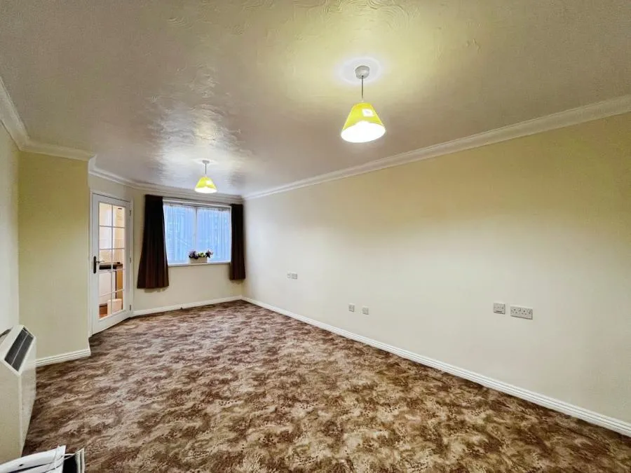 Victoria Road, Farnborough, GU14, photo 4