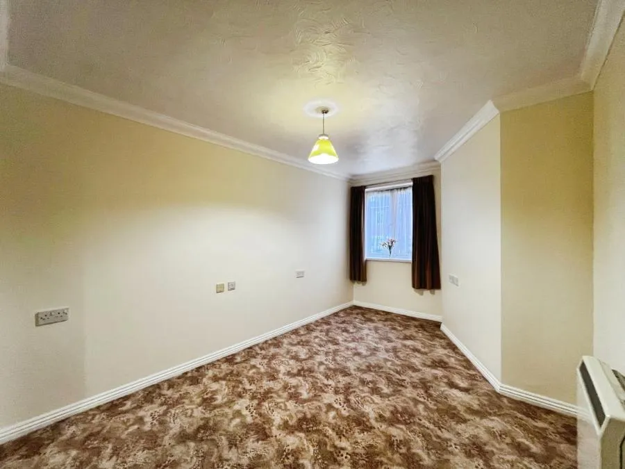 Victoria Road, Farnborough, GU14, photo 5