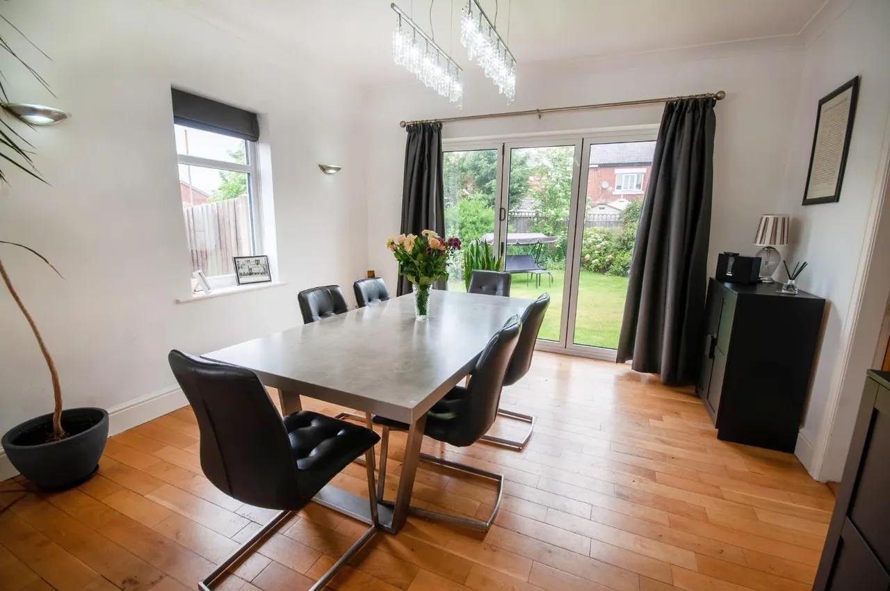 Radcliffe New Road, Whitefield, Manchester, M45 7RP, photo 4