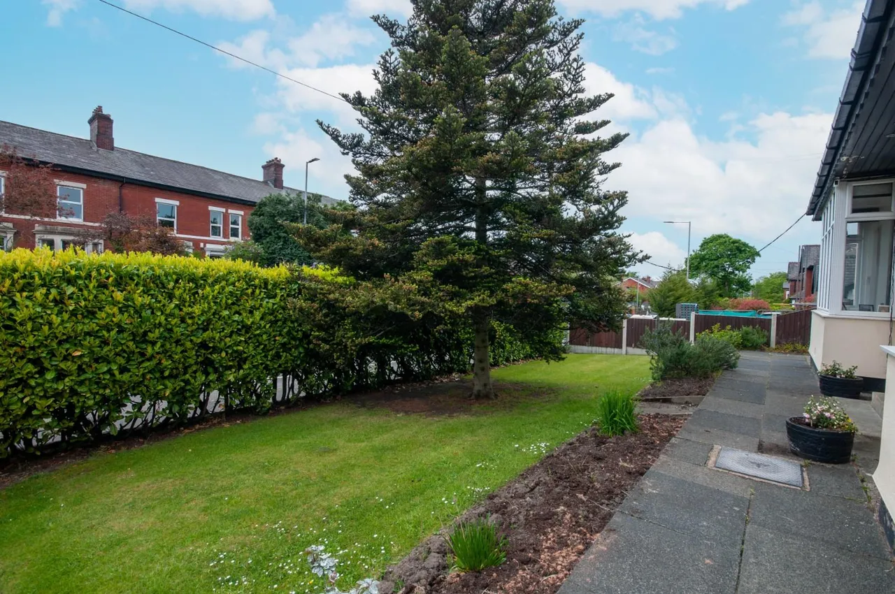 Radcliffe New Road, Whitefield, Manchester, M45 7RP, photo 23