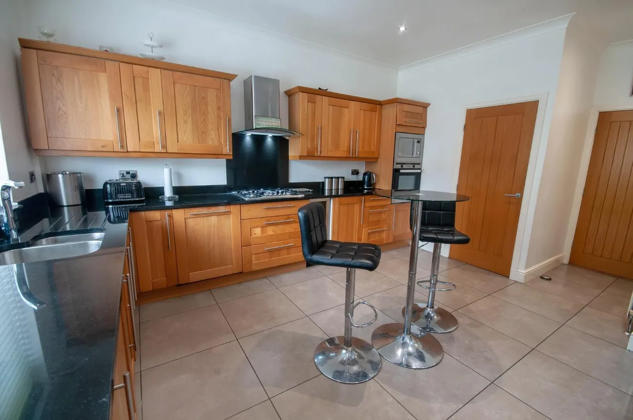 Radcliffe New Road, Whitefield, Manchester, M45 7RP, photo 7