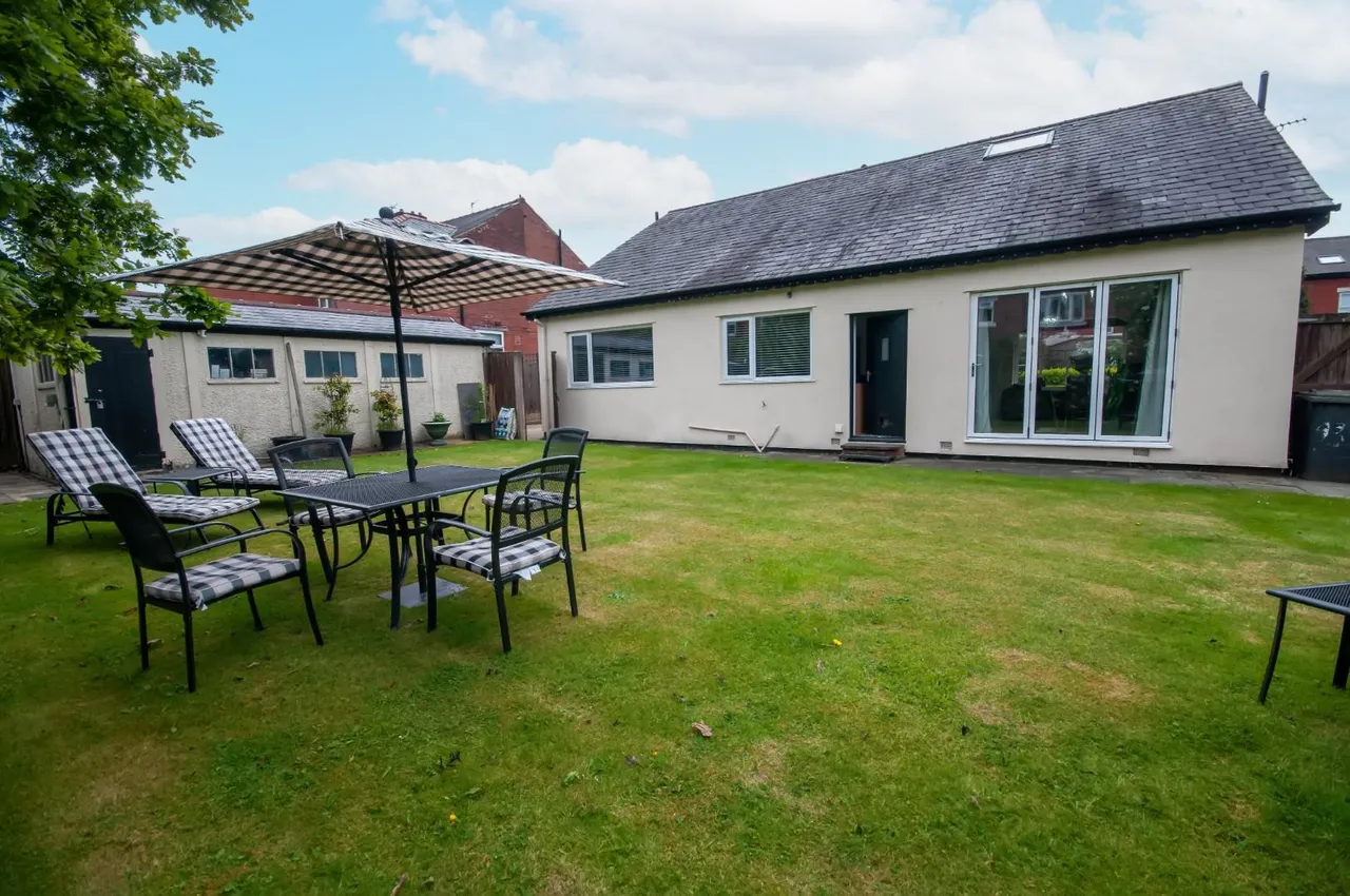 Radcliffe New Road, Whitefield, Manchester, M45 7RP, photo 22
