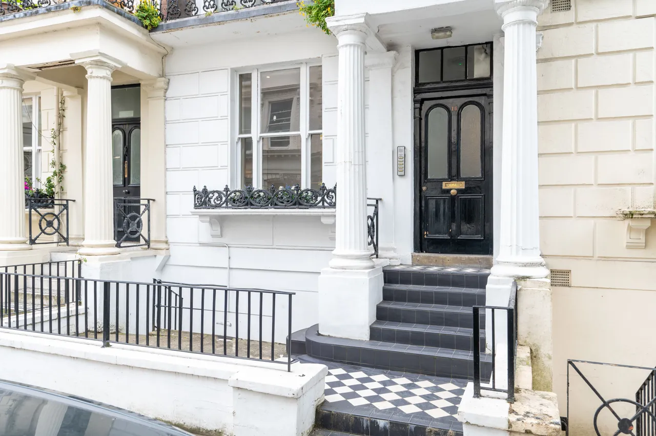 Flat 2, 16 Monmouth Road, London, photo 9