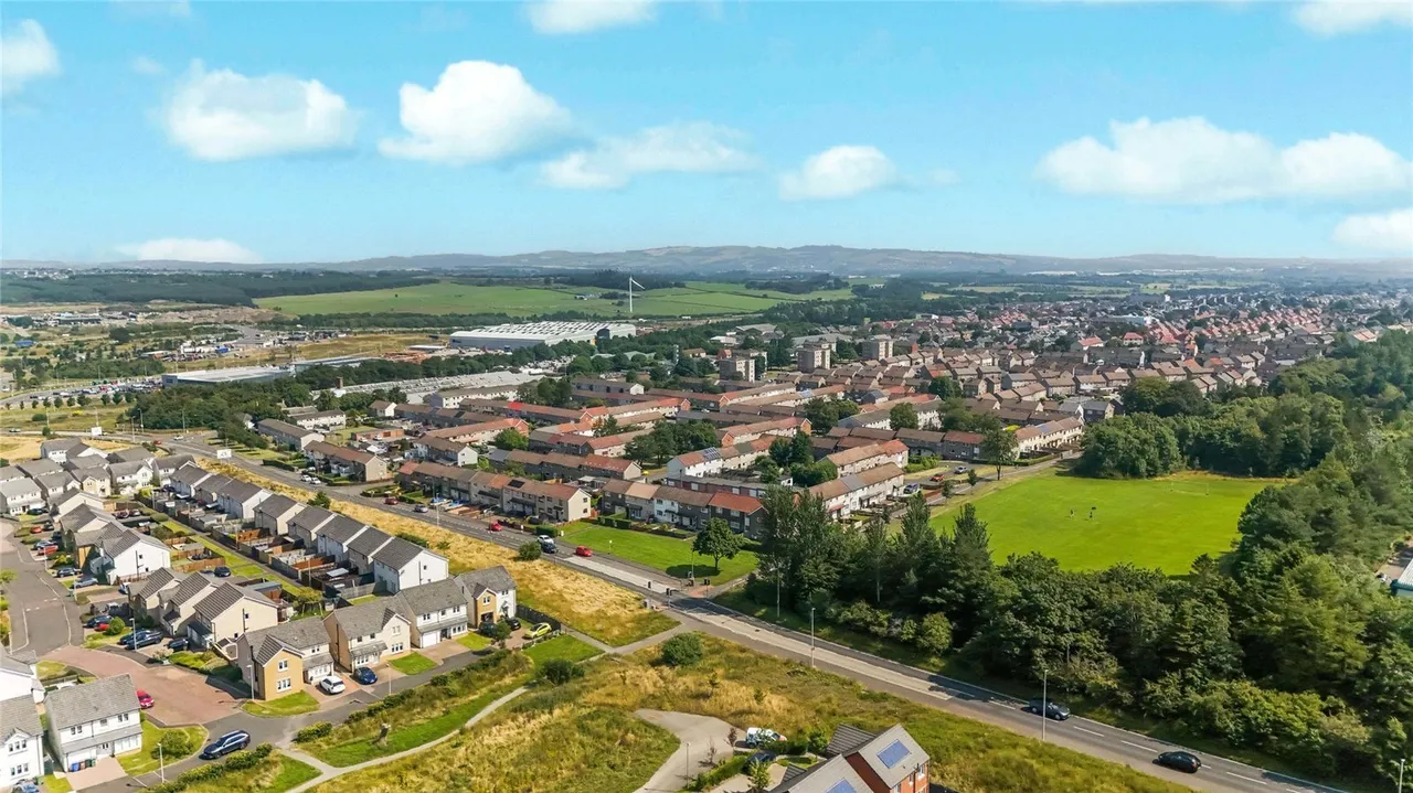 McGregor Crescent, Whitburn, Bathgate, West Lothian, EH47, photo 24