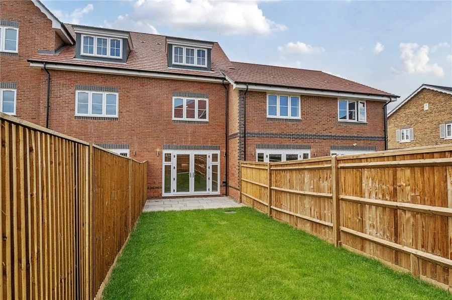 Moorfield Mews, Staines-upon-Thames, TW18, photo 11