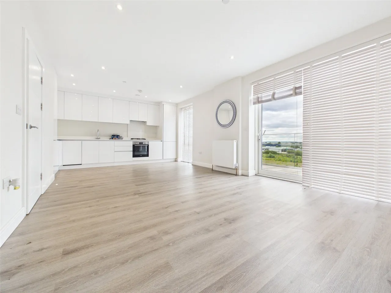 New Road, Rainham, RM13, photo 3