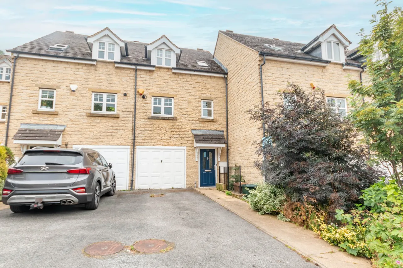 3 bed house for sale, Whitestone Drive, East Morton, BD20