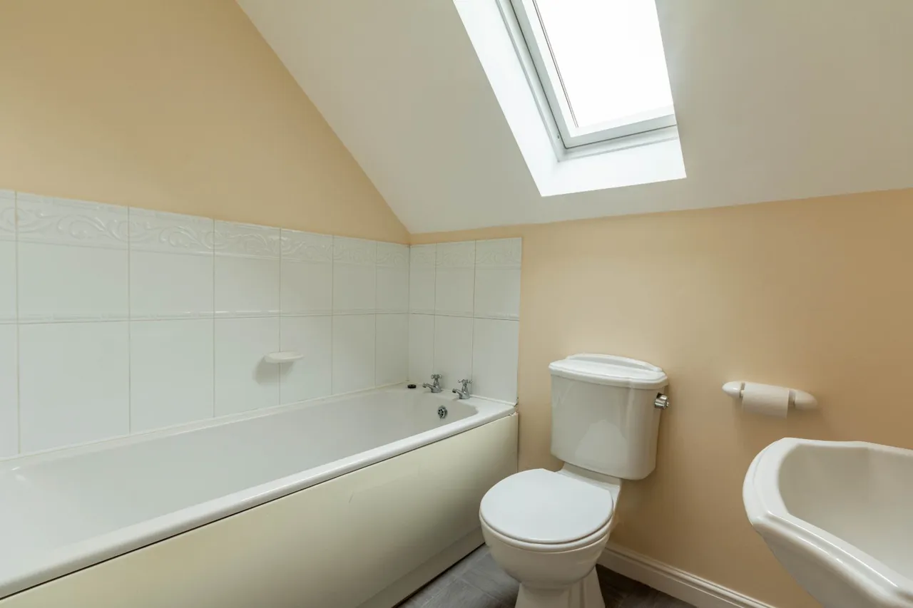Whitestone Drive, East Morton, BD20, photo 6