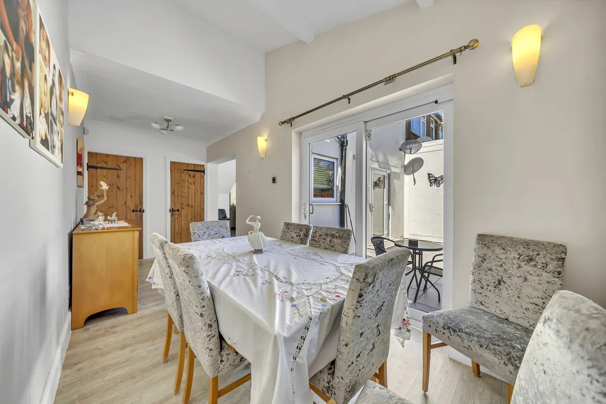 Lawns Way, Collier Row, Romford, RM5 3TD, photo 11