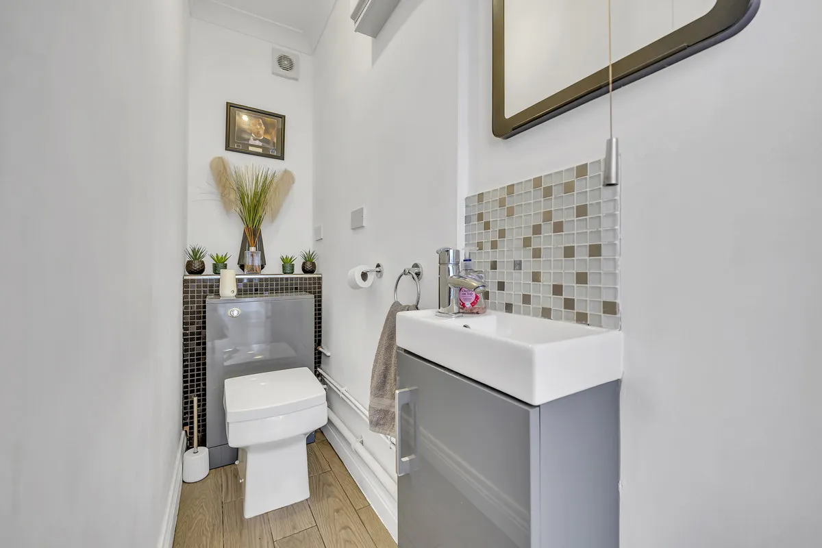 Lawns Way, Collier Row, Romford, RM5 3TD, photo 12