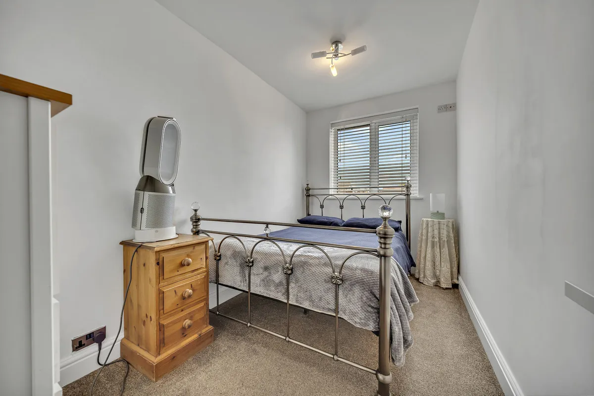 Lawns Way, Collier Row, Romford, RM5 3TD, photo 16