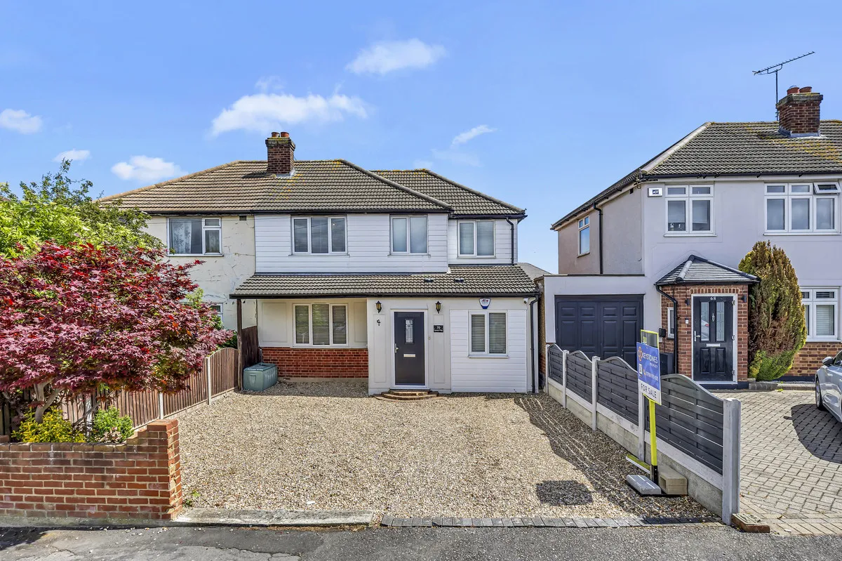 4 bed house for sale — Lawns Way, Collier Row, Romford, RM5 3TD