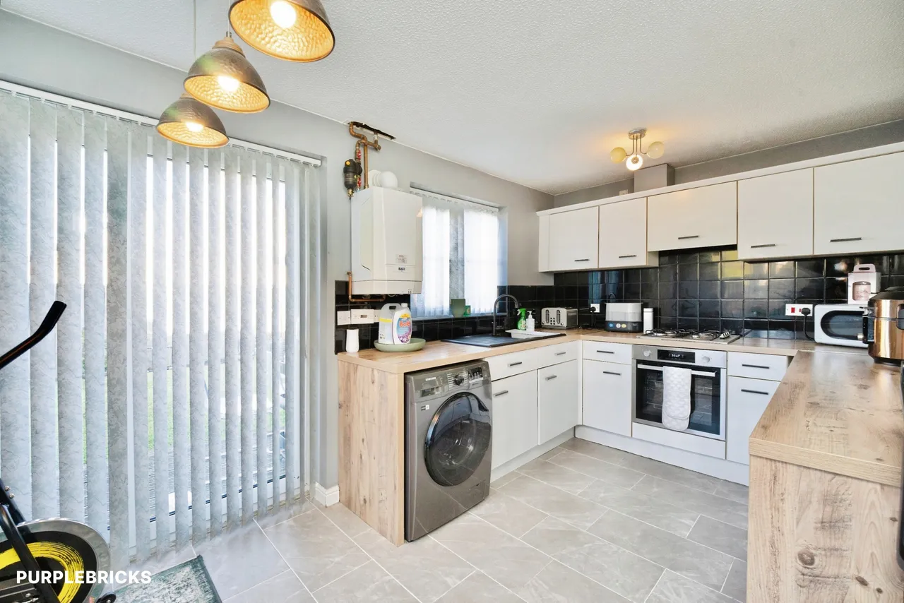 Thornroyd Drive, Bradford, BD4, photo 10