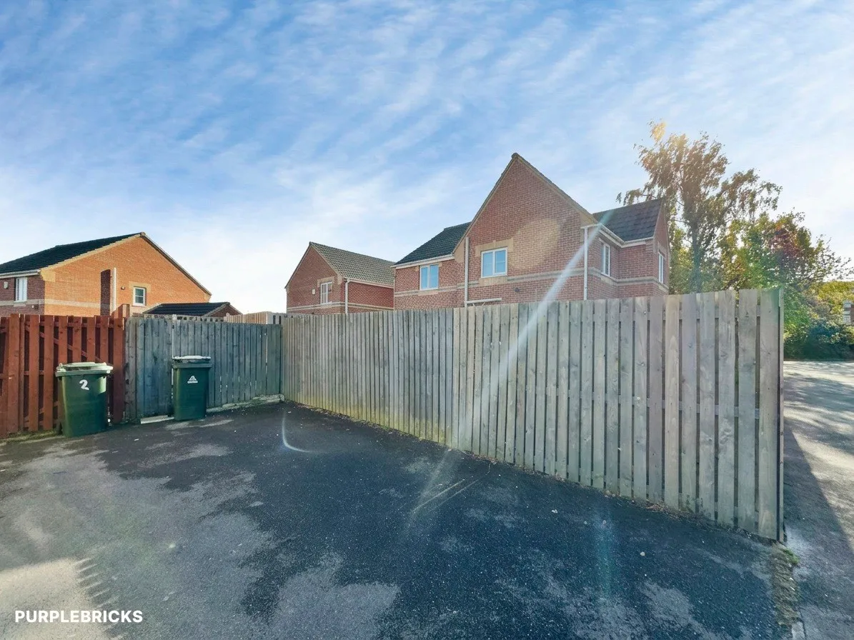 Thornroyd Drive, Bradford, BD4, photo 6