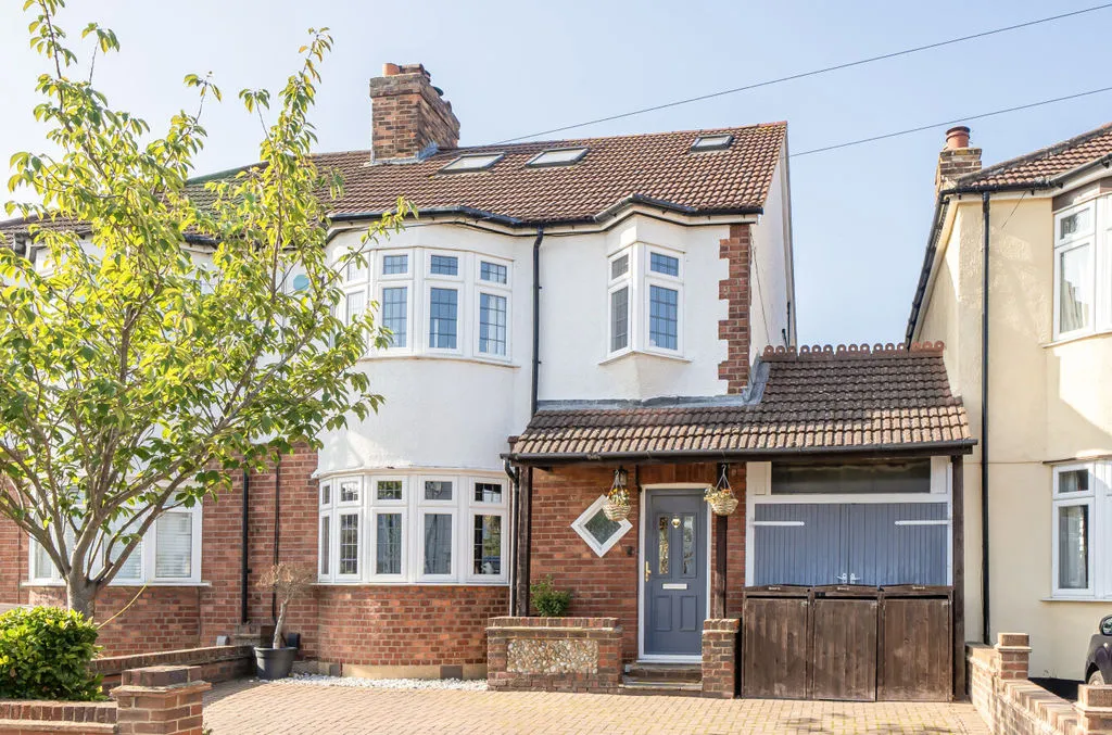 4 bed property for sale, Gerda Road, London, SE9