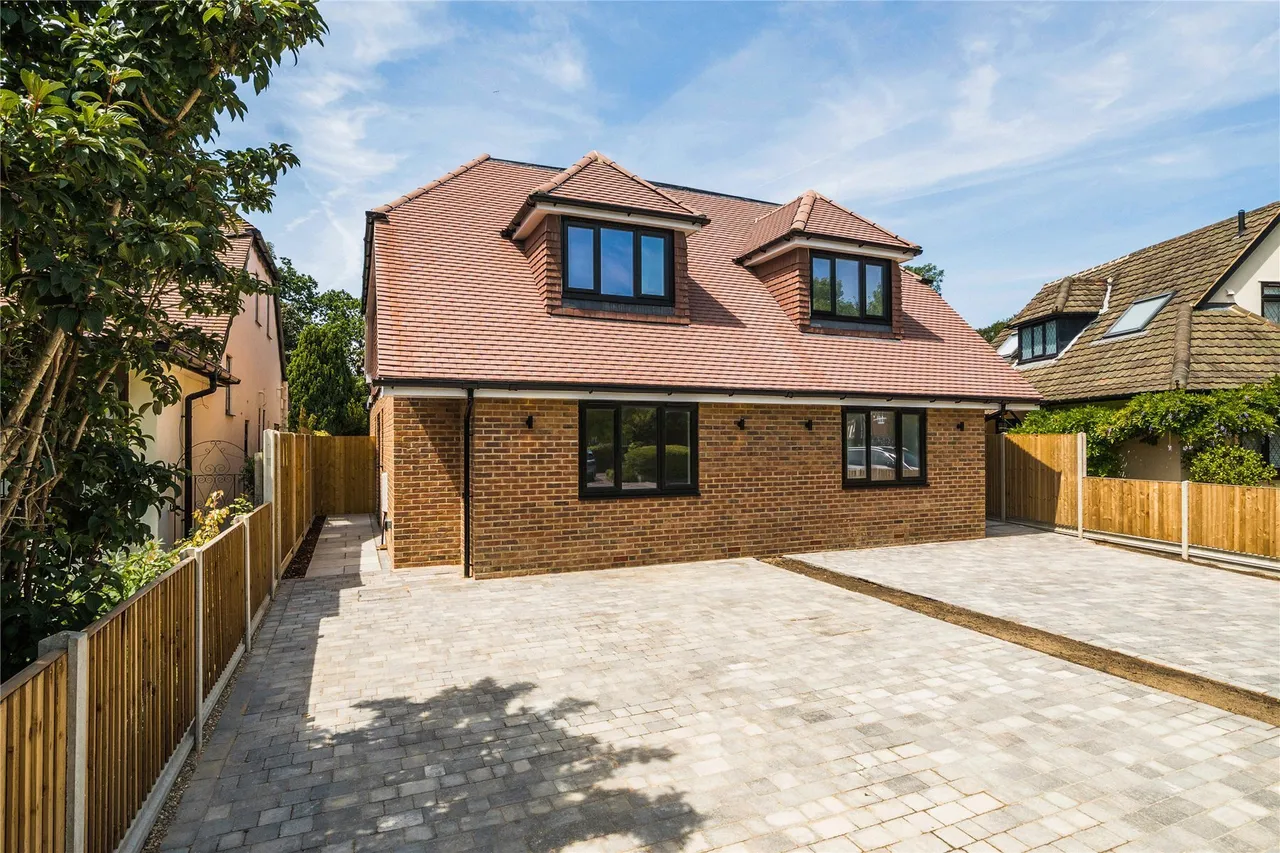 3 bed house for sale — Wyvern Close, Orpington, BR6