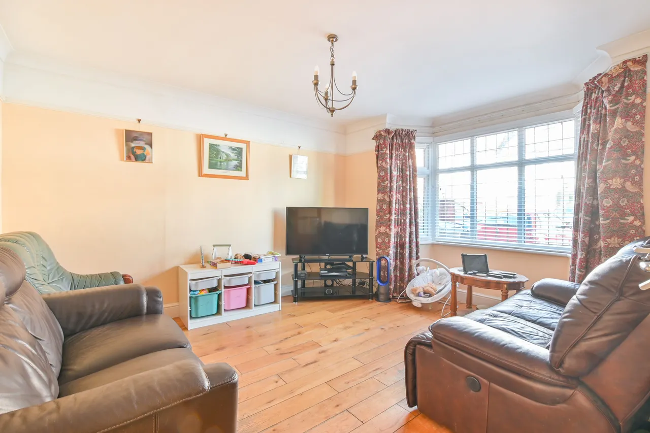 4 bed house for sale — 14 Walton Close, London