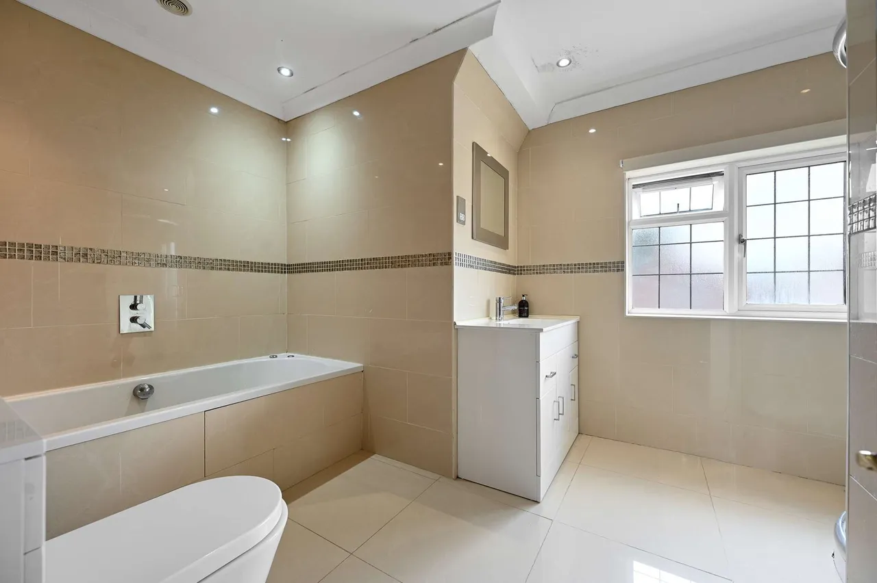 Orchard Grove, Chalfont St. Peter, SL9, photo 12