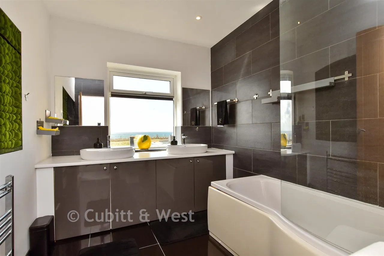 The Esplanade, Telscombe Cliffs, BN10, photo 9