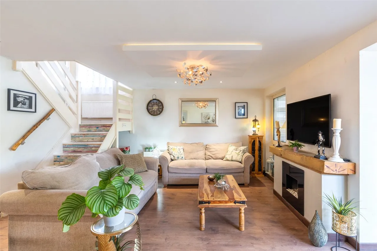 Runnymede Avenue, Bearwood, BH11, photo 9