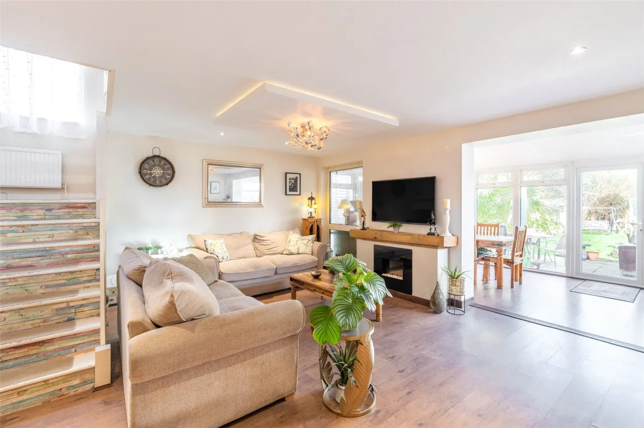 Runnymede Avenue, Bearwood, BH11, photo 3