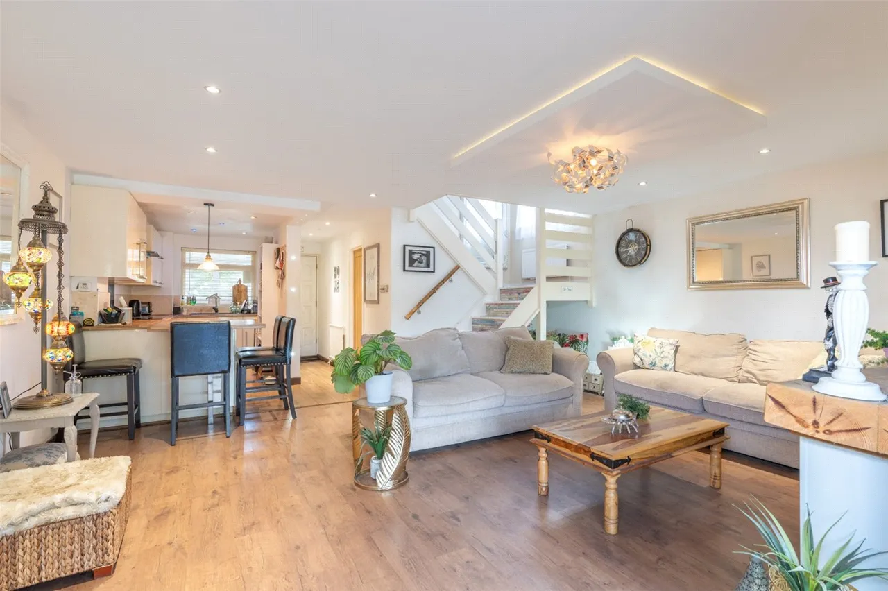 Runnymede Avenue, Bearwood, BH11, photo 2
