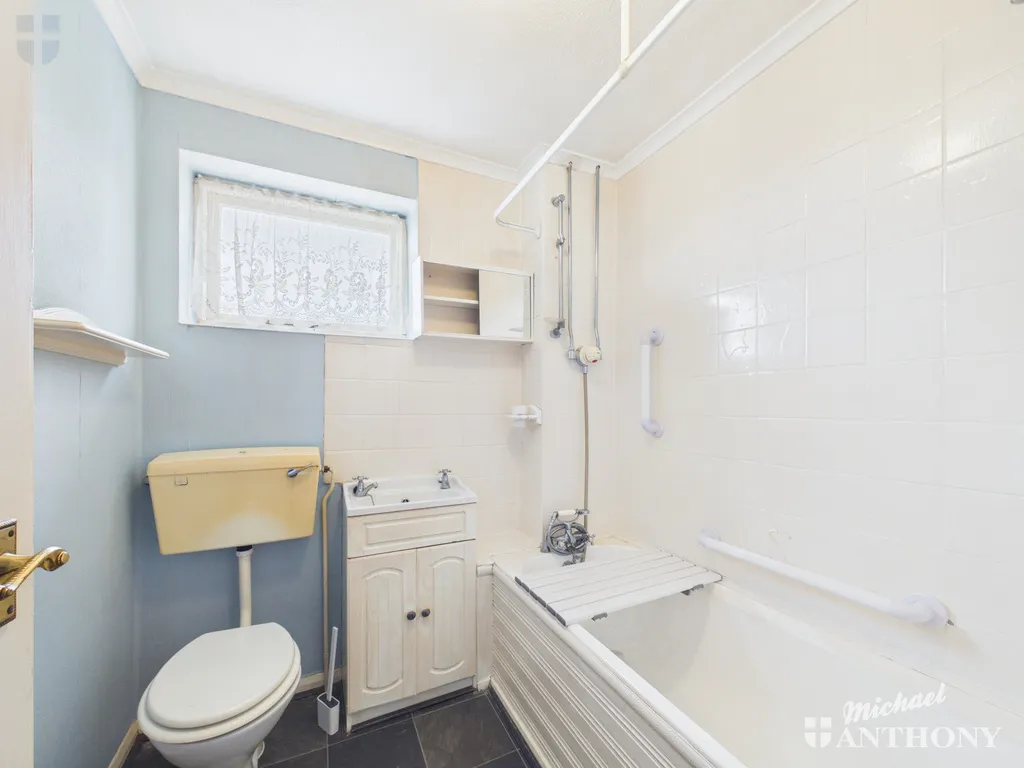 Witham Way, Aylesbury, HP21, photo 9
