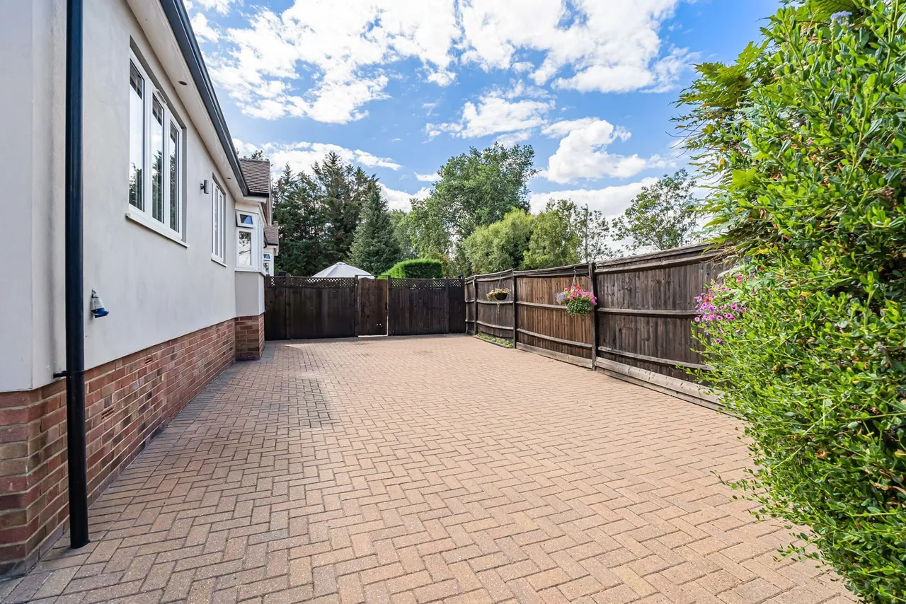 Mayfield Gardens, Staines-upon-Thames, TW18, photo 38