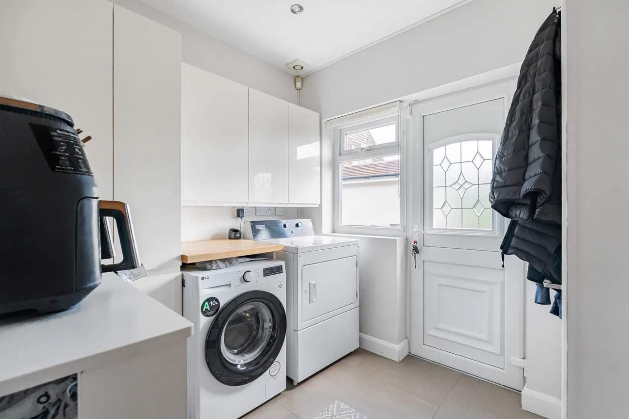 Mayfield Gardens, Staines-upon-Thames, TW18, photo 13