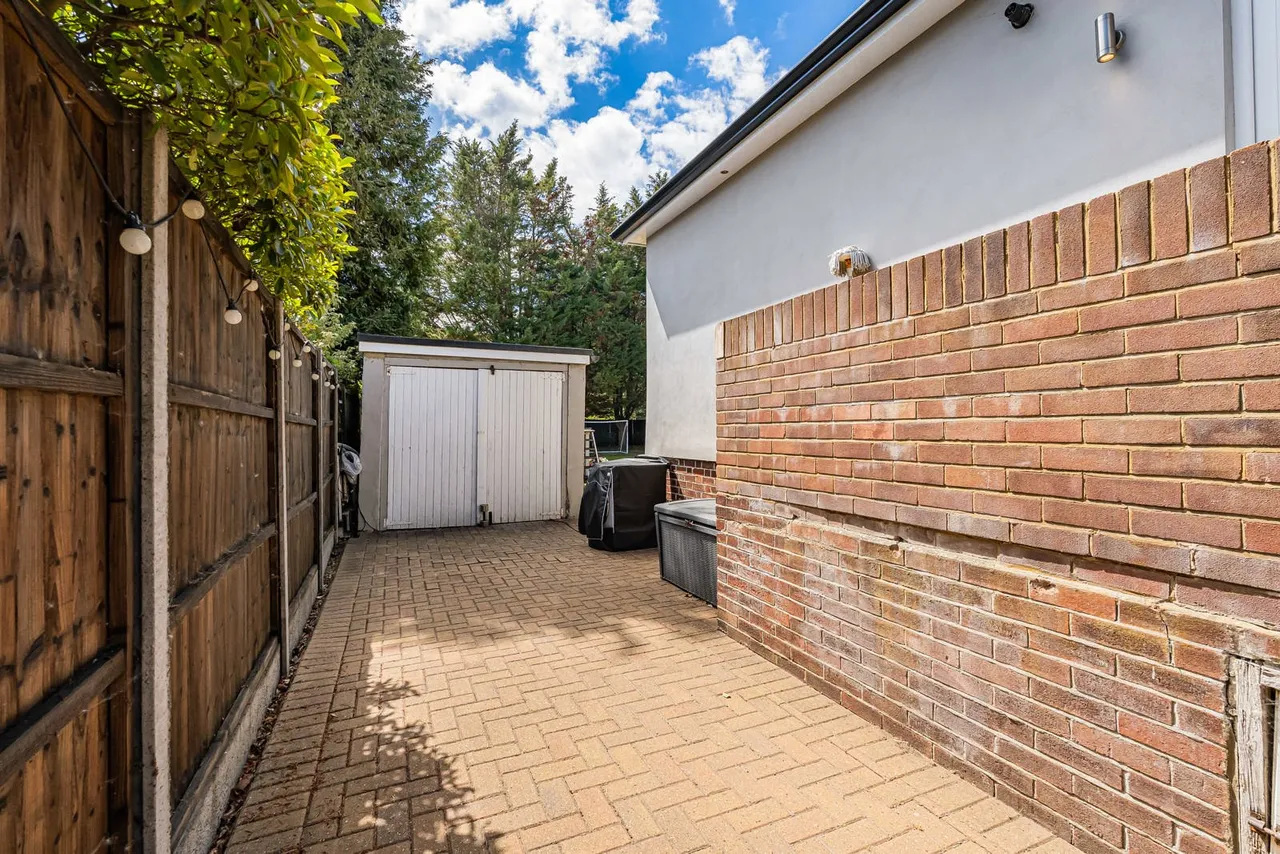 Mayfield Gardens, Staines-upon-Thames, TW18, photo 14