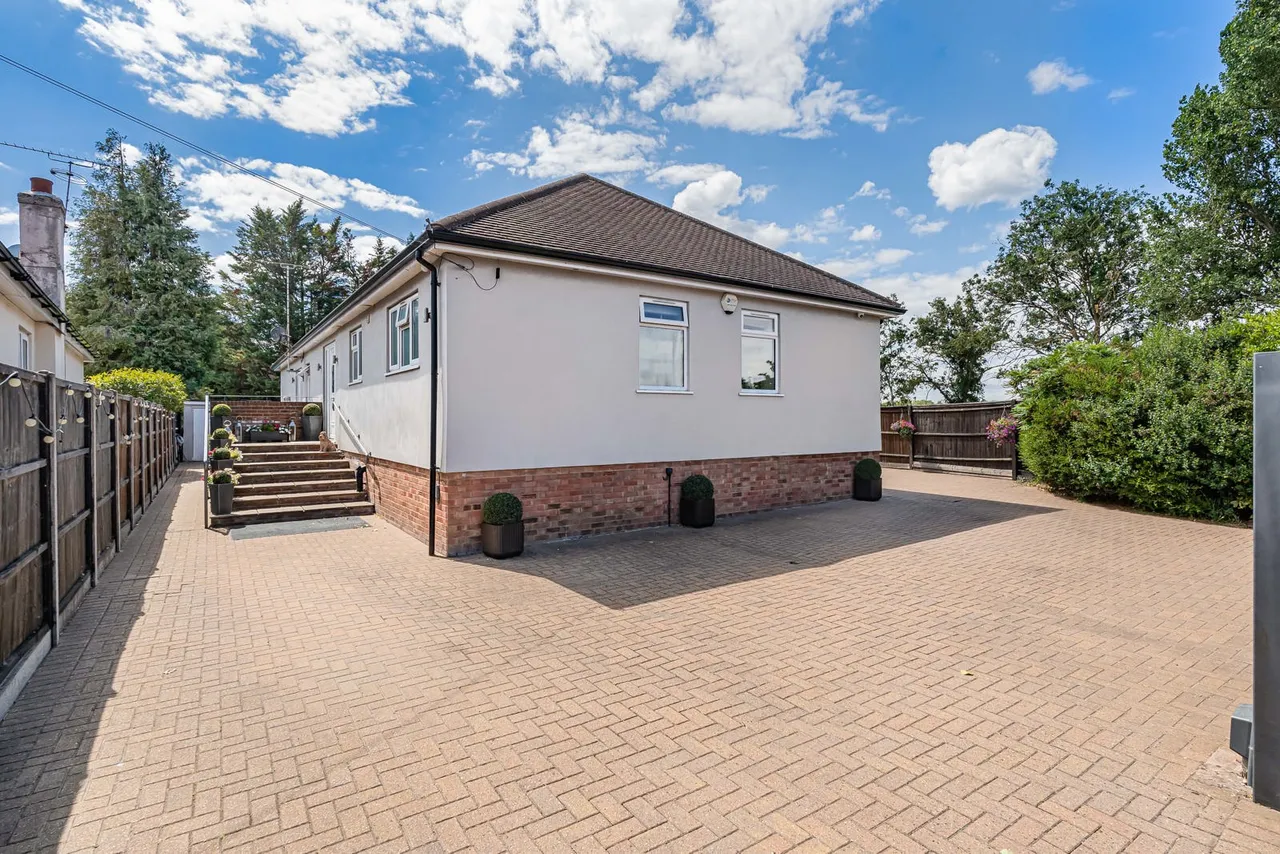 Mayfield Gardens, Staines-upon-Thames, TW18, photo 39