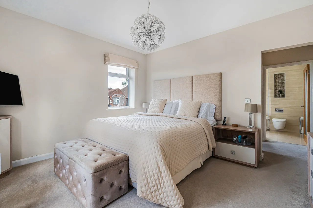 Mayfield Gardens, Staines-upon-Thames, TW18, photo 18