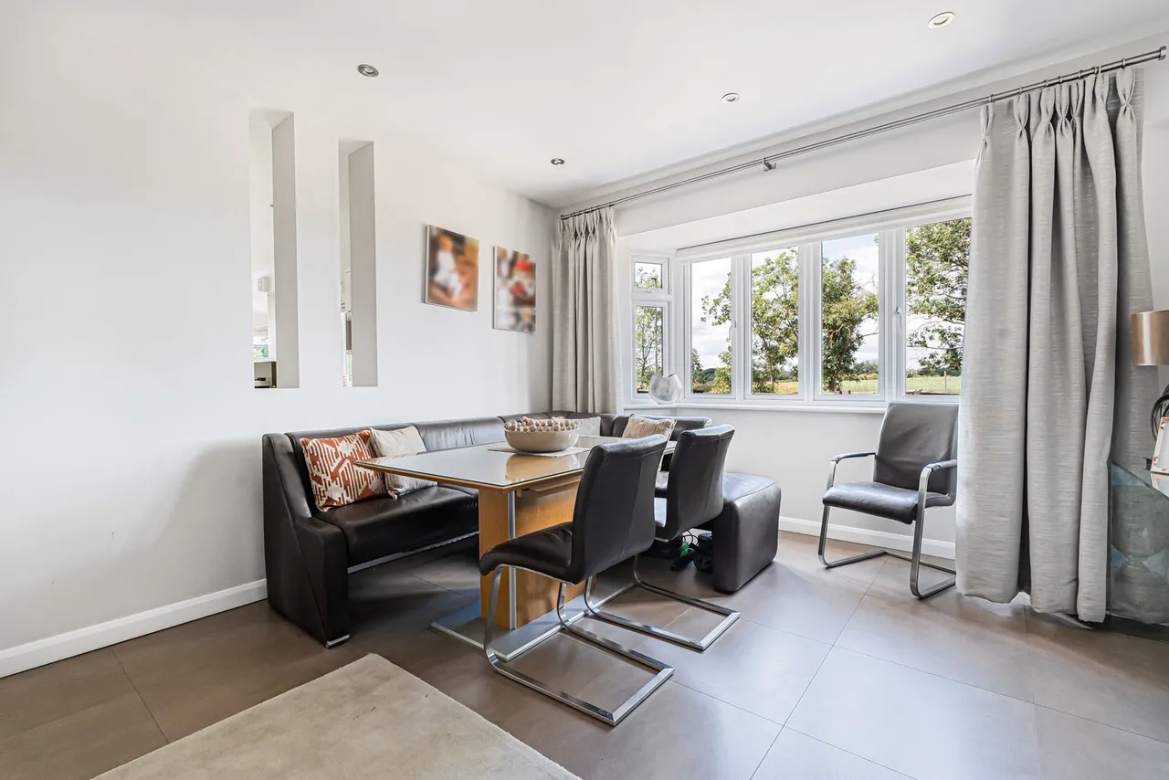 Mayfield Gardens, Staines-upon-Thames, TW18, photo 11