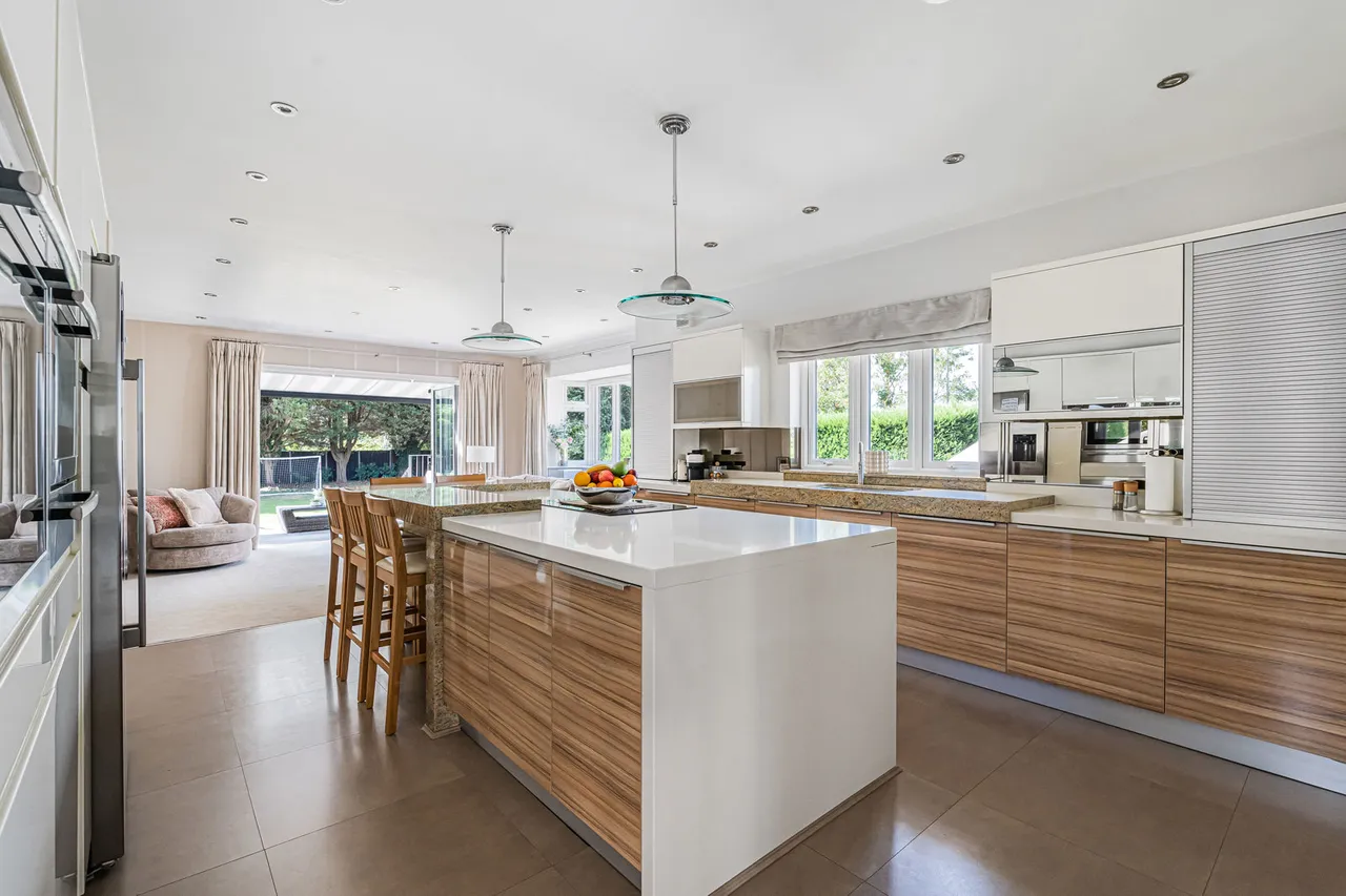 Mayfield Gardens, Staines-upon-Thames, TW18, photo 7