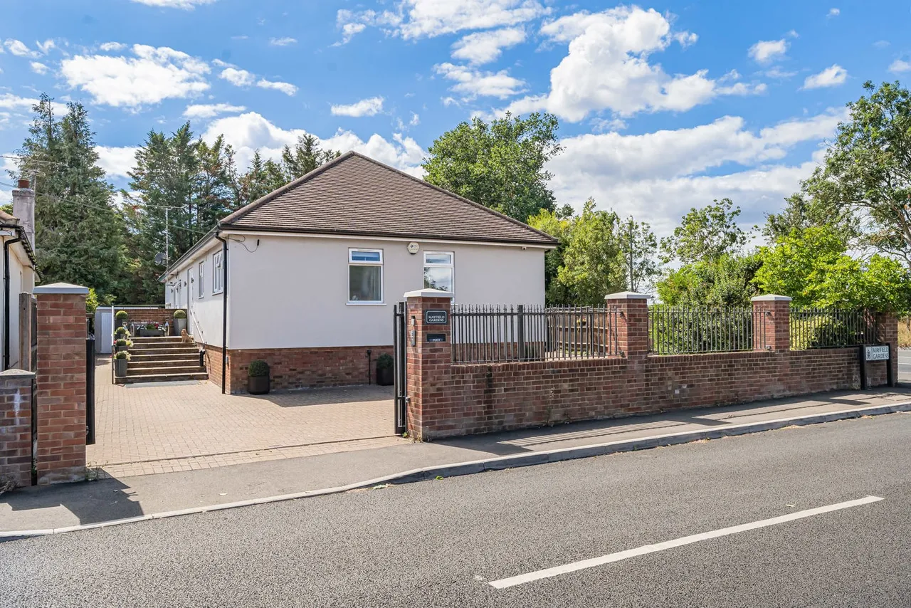 Mayfield Gardens, Staines-upon-Thames, TW18, photo 40