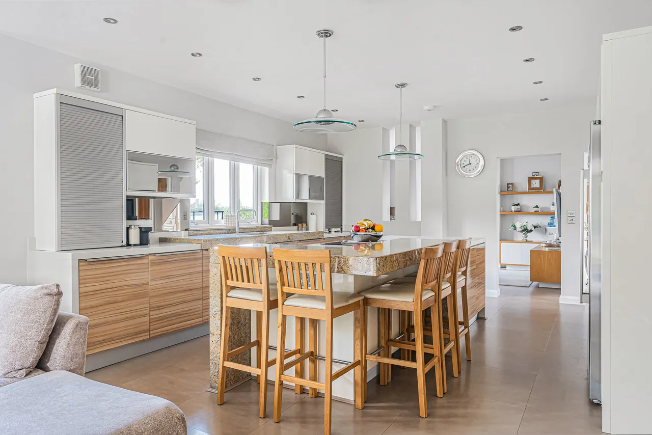 Mayfield Gardens, Staines-upon-Thames, TW18, photo 9