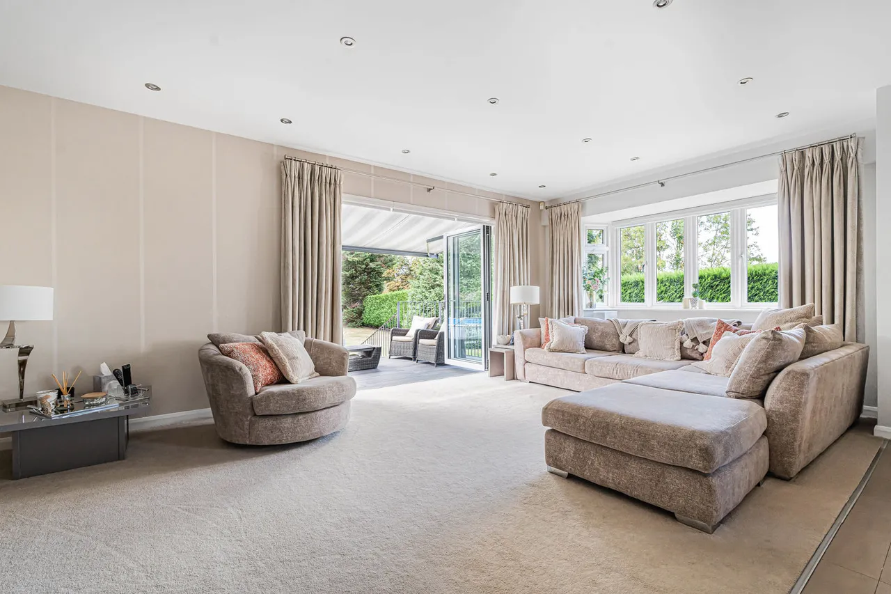 Mayfield Gardens, Staines-upon-Thames, TW18, photo 4