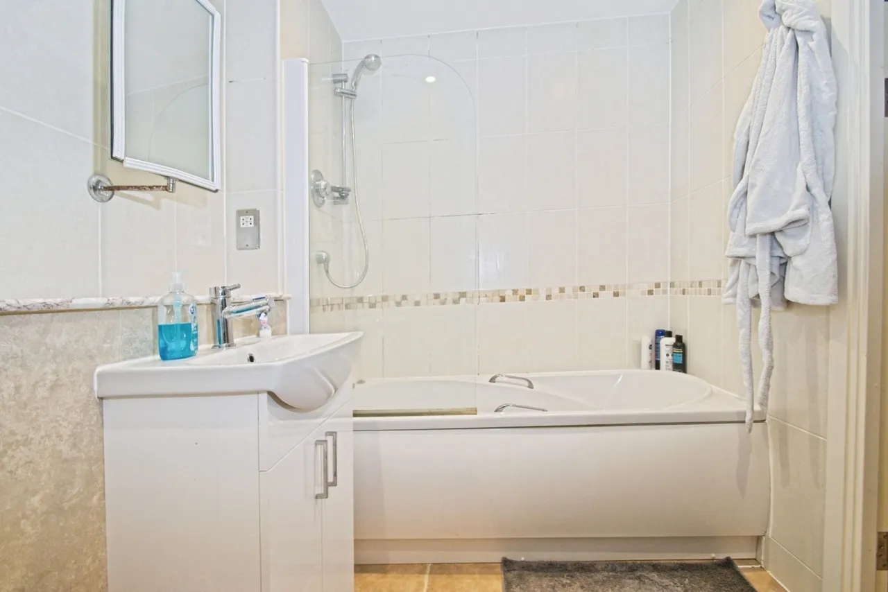 Ezel Court, Heol Glan Rheidol, Cardiff, CF10, photo 11