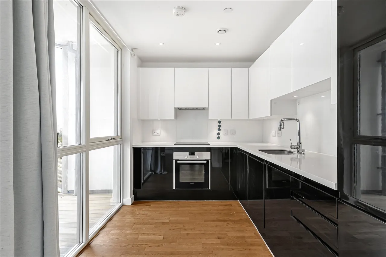 Terry Spinks Place, Canning Town, E16, photo 2