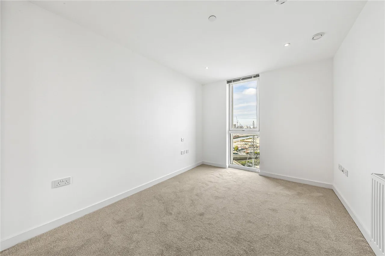 Terry Spinks Place, Canning Town, E16, photo 7