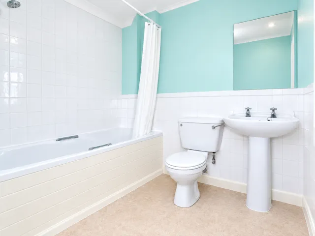 Edinburgh Court, Regents Park, SO15, photo 5