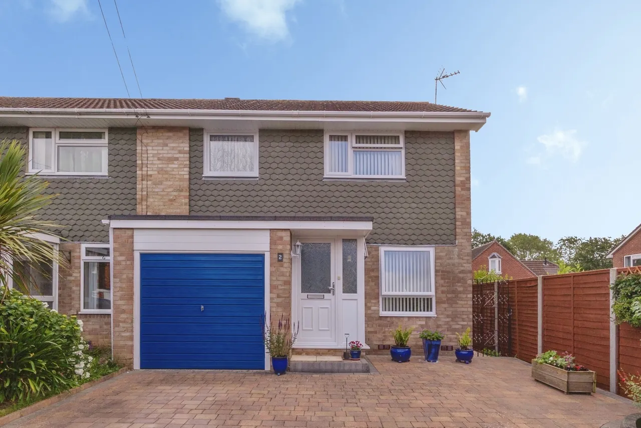 3 bed house for sale, Fairbourne Close, Waterlooville, PO8