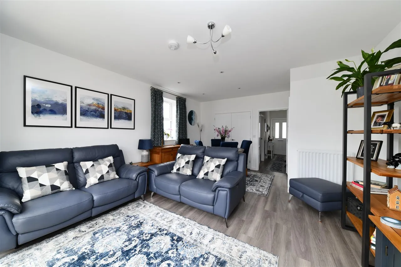 Dunnock Close, Knebworth, Herts, SG3 6FR, photo 3