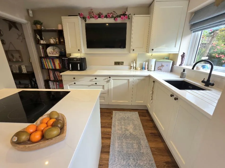 Firvale Avenue, Heald Green, photo 7