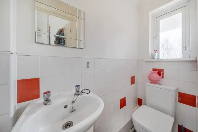 Sandringham Court, Slough, SL1, photo 9