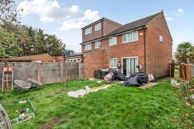 Sandringham Court, Slough, SL1, photo 10